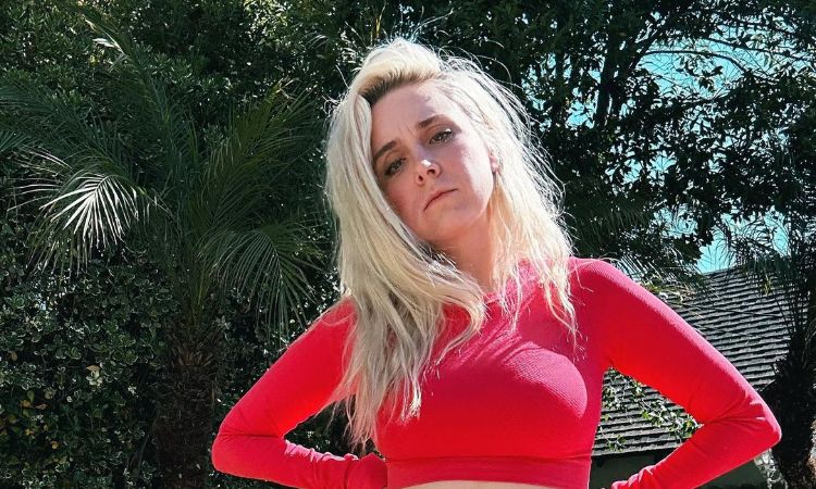 Picture of Alessandra Torresani basking in the sun. 